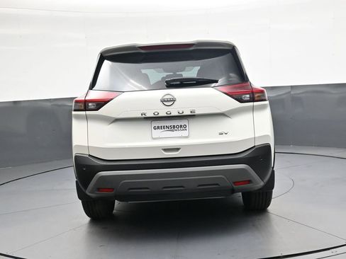 Used 2023 Nissan Rogue SV FWD image 4