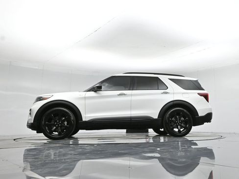 Certified 2023 Ford Explorer ST-Line w/ Class IV Trailer Tow Package image 47