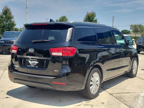 Used 2016 Kia Sedona EX FWD image 4