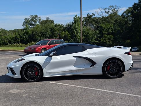 Used 2023 Chevrolet Corvette Stingray Premium Conv w/ Z51 Performance Package RWD image 7
