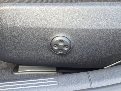 New 2026 Mercedes-Benz C 300 4MATIC Sedan image 39