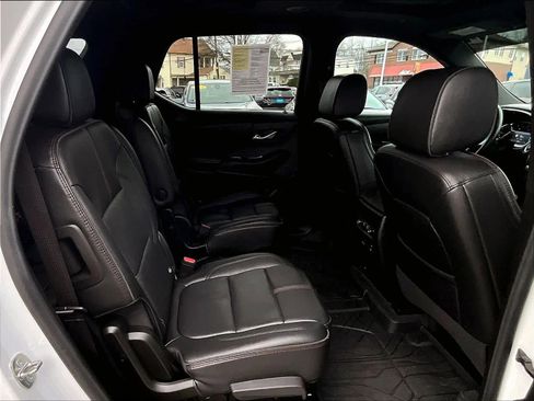 Used 2023 Chevrolet Traverse RS w/ LPO, Floor Liner Package image 16