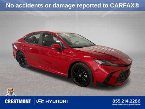 Used 2025 Toyota Camry SE w/ Convenience Package FWD image 1