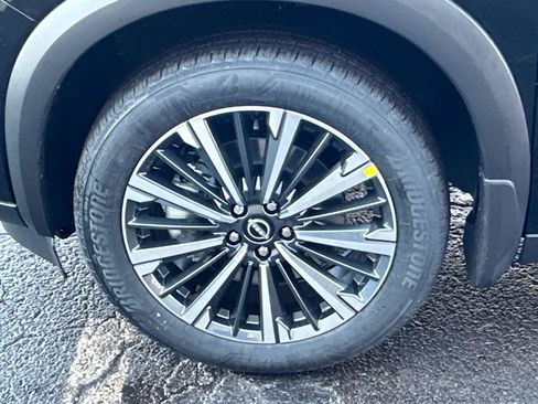 New 2026 Nissan Pathfinder Platinum w/ Cargo Package image 10