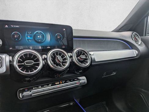 Certified 2022 Mercedes-Benz GLB 250 4MATIC image 13