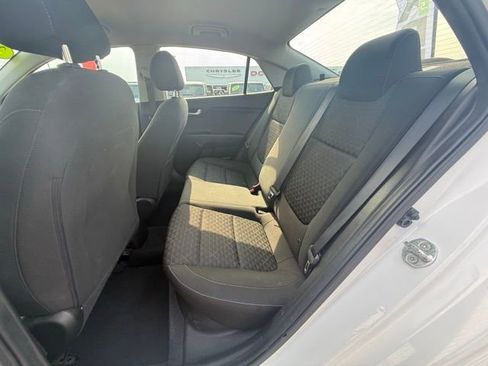 Used 2022 Kia Rio LX image 11
