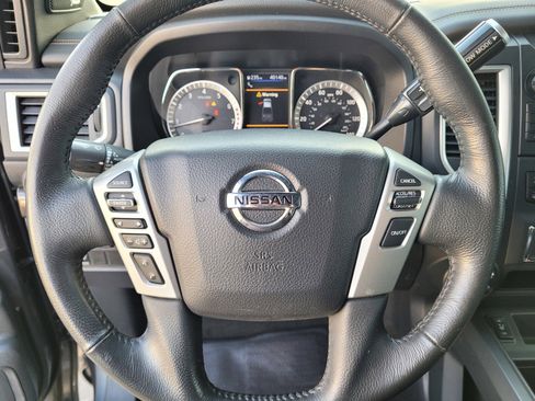 Used 2019 Nissan Titan SL w/ Midnight Edition image 16