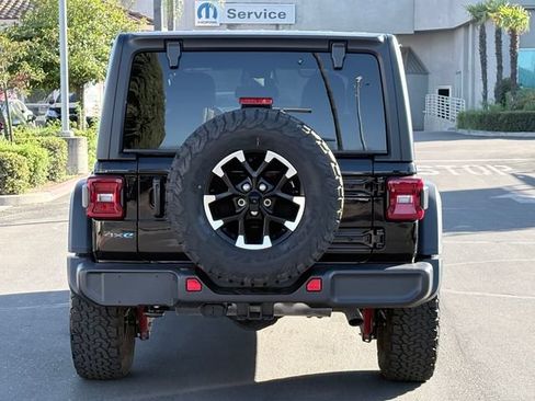 Used 2025 Jeep Wrangler Unlimited Rubicon 4xe w/ Convenience Group AWD/4WD image 6