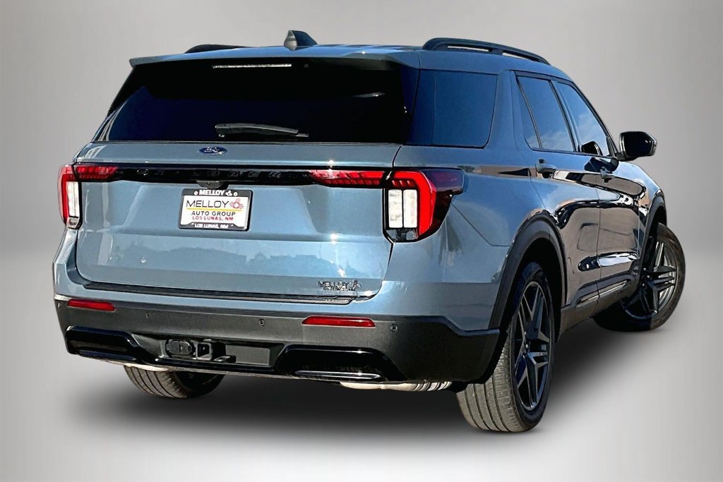 Used 2025 Ford Explorer ST-Line w/ Premium Package RWD image 6