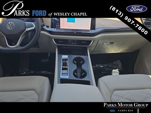 Used 2025 Volkswagen Atlas SE image 12