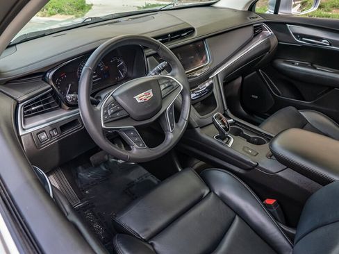 Used 2017 Cadillac XT5 Luxury w/ Driver Awareness Package image 29