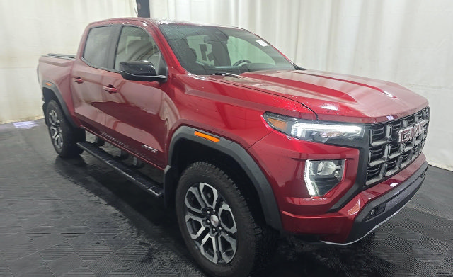 Used 2023 GMC Canyon AT4 w/ AT4 Premium Package AWD/4WD image 2