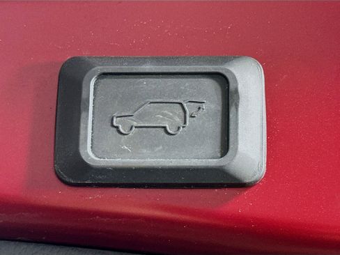 Used 2019 Toyota RAV4 XLE Premium image 29