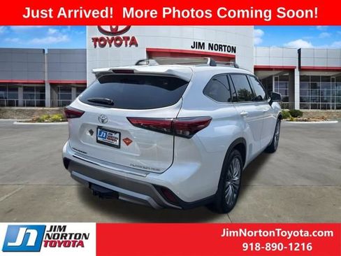 Used 2021 Toyota Highlander Platinum AWD/4WD image 6