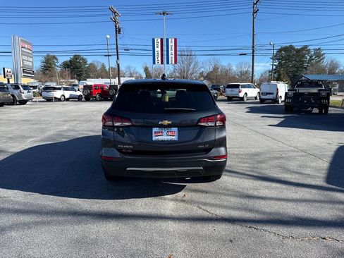 Used 2023 Chevrolet Equinox LT image 3