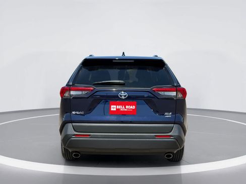 Used 2025 Toyota RAV4 XLE AWD/4WD image 7