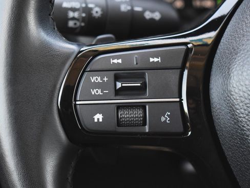 Used 2023 Honda Pilot Touring image 6