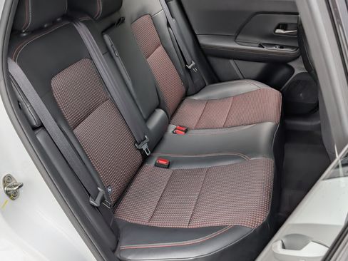 Used 2025 Nissan Kicks SR FWD image 19