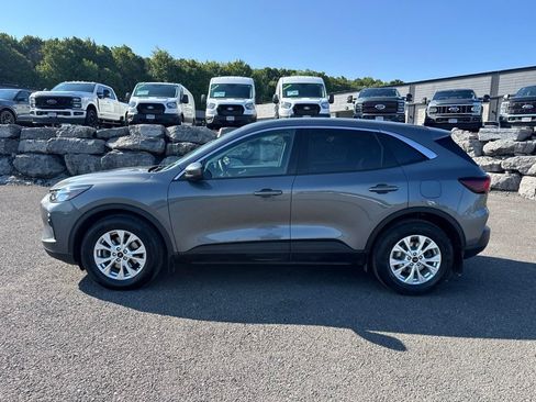 Used 2023 Ford Escape Active w/ Tech Pack #2 AWD/4WD image 2