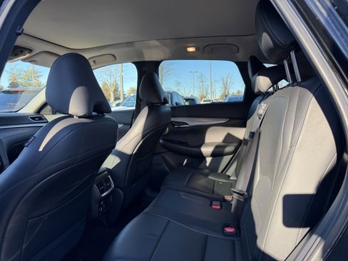 Used 2019 INFINITI QX50 Essential w/ Premium Audio Package image 24