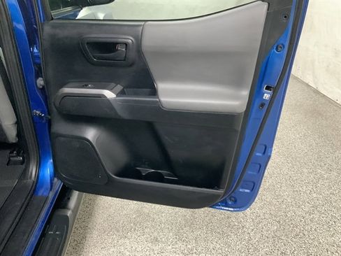 Used 2016 Toyota Tacoma SR5 image 18