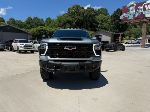 Used 2024 Chevrolet Silverado 2500 ZR2 w/ ZR2 Bison Edition AWD/4WD image 12