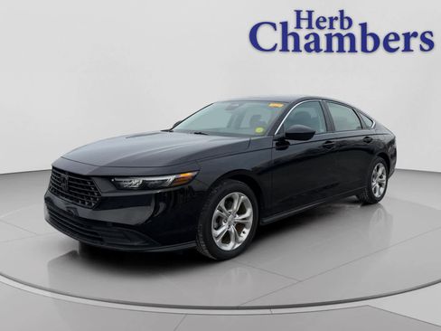 Used 2023 Honda Accord LX image 10