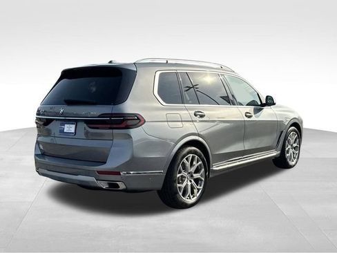 Used 2025 BMW X7 xDrive40i w/ Premium Package AWD/4WD image 5