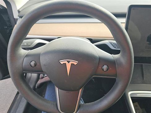 Used 2023 Tesla Model 3 Standard Range image 6