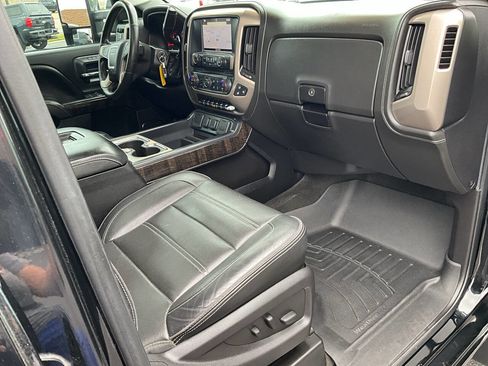 Used 2016 GMC Sierra 2500 Denali w/ Duramax Plus Package AWD/4WD image 33