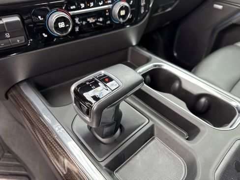 Used 2025 Chevrolet Silverado 1500 LT Trail Boss w/ Convenience Package II image 33