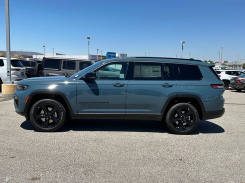New 2026 Jeep Grand Cherokee L Limited w/ Limited Altitude Package AWD/4WD image 3