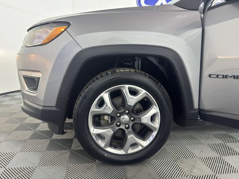 Used 2019 Jeep Compass Limited w/ Safety & Security Group AWD/4WD image 12