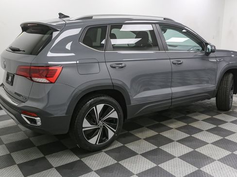 Used 2023 Volkswagen Taos SE AWD/4WD image 11