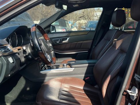 Used 2014 Mercedes-Benz E 350 4MATIC Wagon image 9