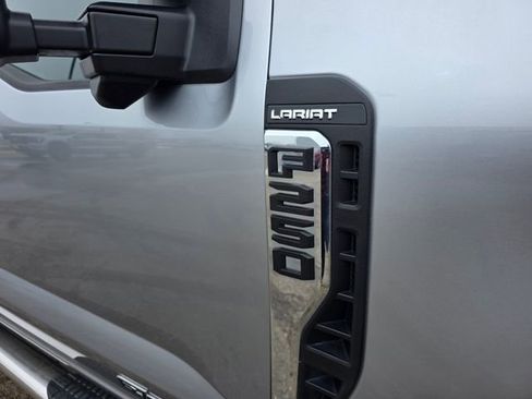 Used 2023 Ford F250 Lariat AWD/4WD image 7