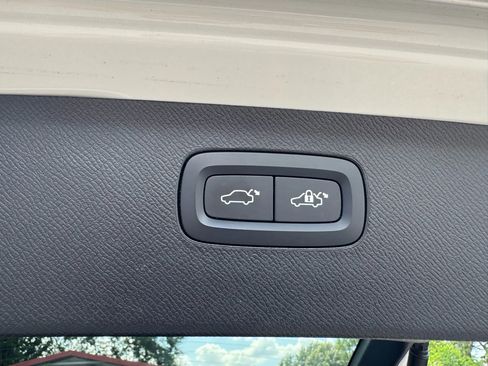 Used 2022 Volvo XC90 T6 Momentum w/ Advanced Package image 55