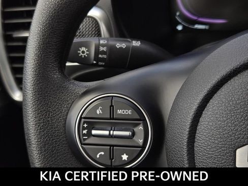 Certified 2025 Kia Soul LX w/ LX Technology Package FWD image 28