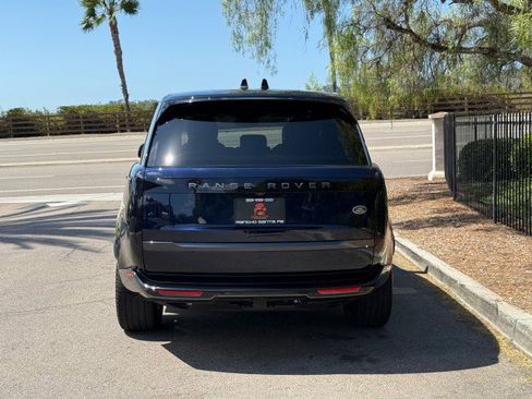 Used 2023 Land Rover Range Rover Long Wheelbase SE image 4
