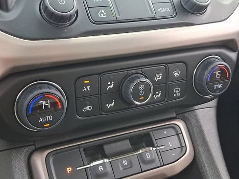 Used 2023 GMC Acadia Denali w/ Denali Ultimate Package AWD/4WD image 14