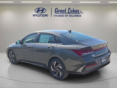 New 2026 Hyundai Elantra Limited FWD image 4