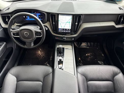 Certified 2025 Volvo XC60 B5 Plus AWD/4WD image 12