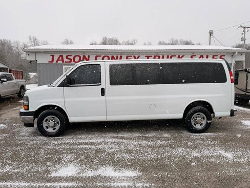 Used 2017 Chevrolet Express 3500 LT w/ LT Preferred Equipment Group image 1