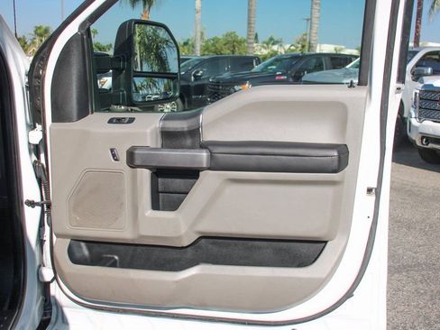 Used 2019 Ford F350 XLT image 37