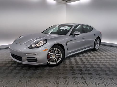 Used 2015 Porsche Panamera 4 image 1