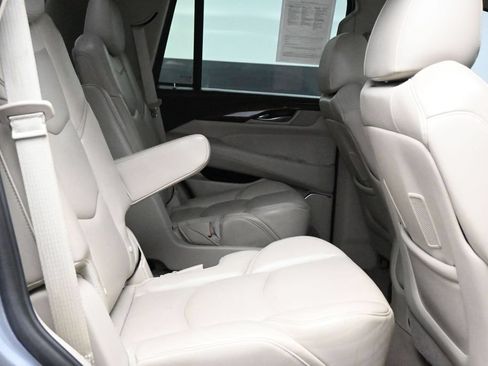 Used 2019 Cadillac Escalade Premium Luxury RWD image 13