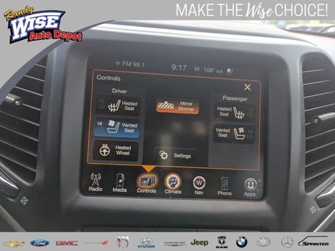 Used 2015 Jeep Cherokee Trailhawk w/ Comfort/Convenience Group AWD/4WD image 16