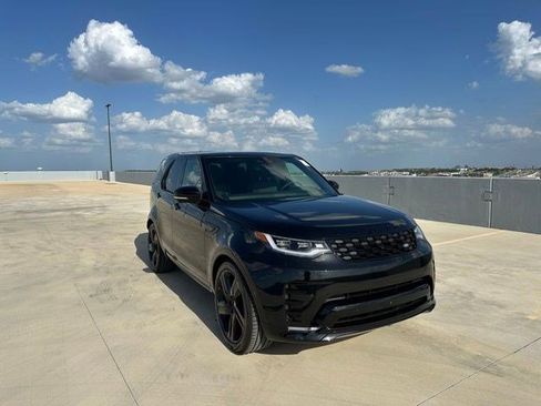 New 2025 Land Rover Discovery Dynamic SE image 2
