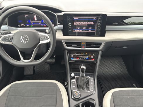 New 2026 Volkswagen Taos SE AWD/4WD image 17