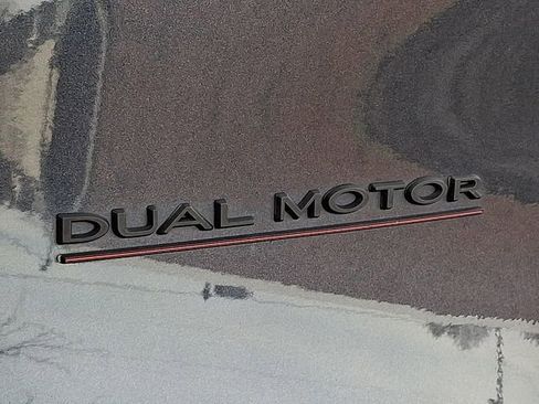 Used 2024 Tesla Model Y Performance image 29